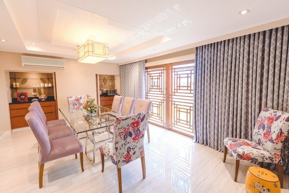 Фото The Mansion