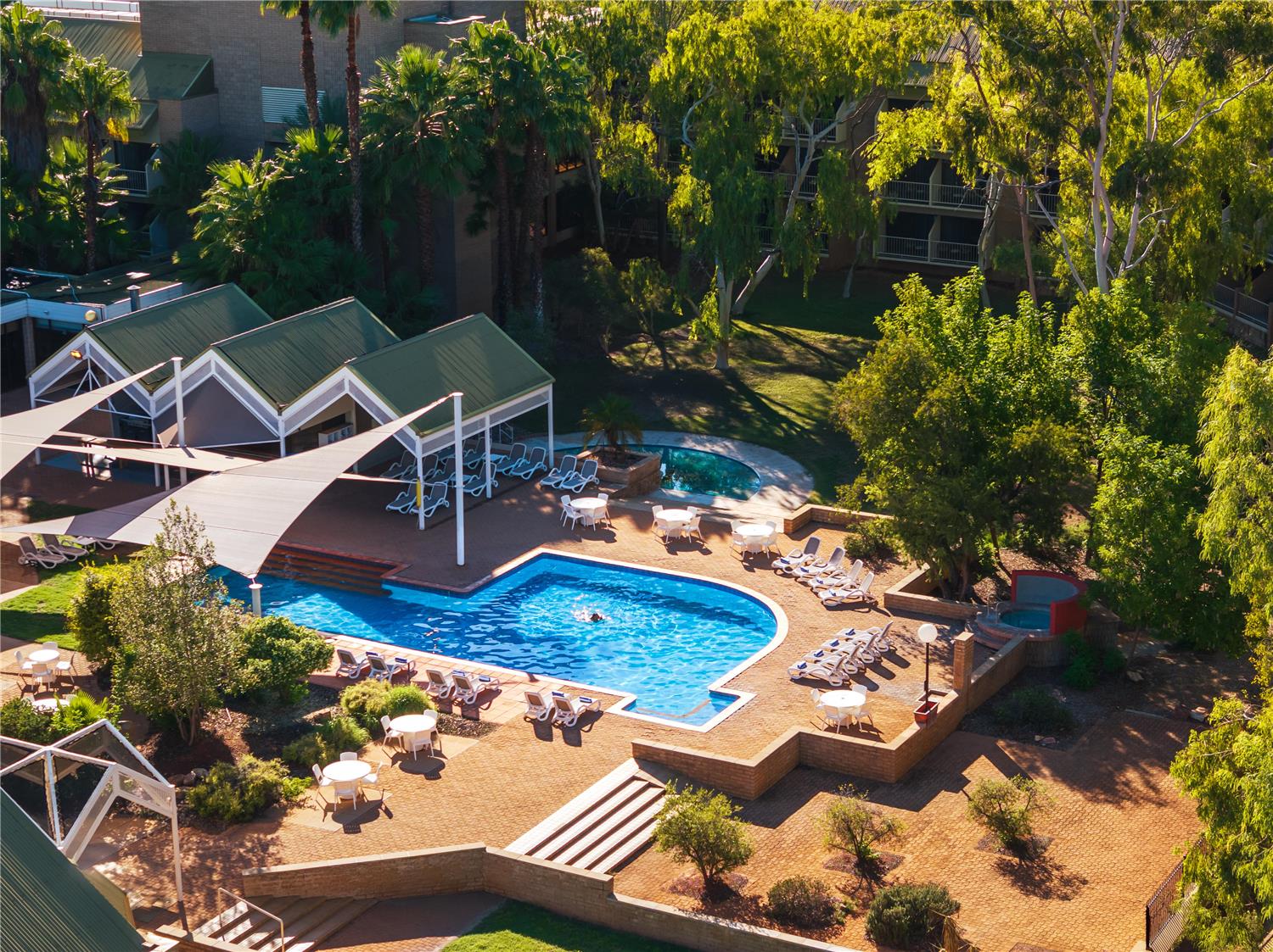 Фото DoubleTree by Hilton Hotel Alice Springs