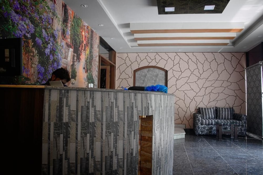 Фото Mall View Hotel