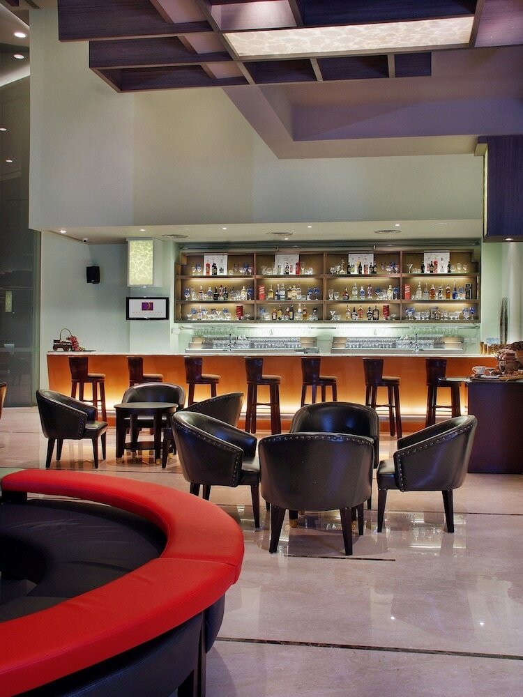 Фото Quest Hotel Simpang Lima - Semarang by Aston