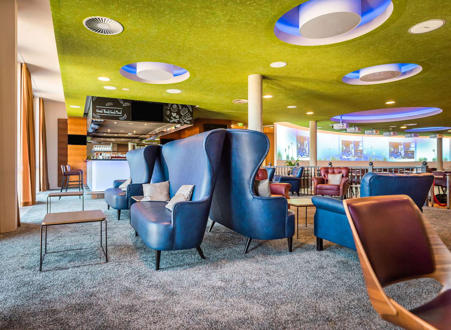 Фото Хилтон Гарден Инн Штутгарт Неккарпарк