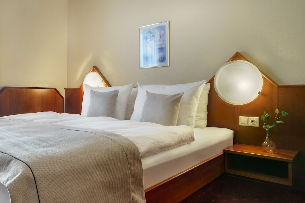 Фото Novum Hotel Hagemann Hamburg Hafen