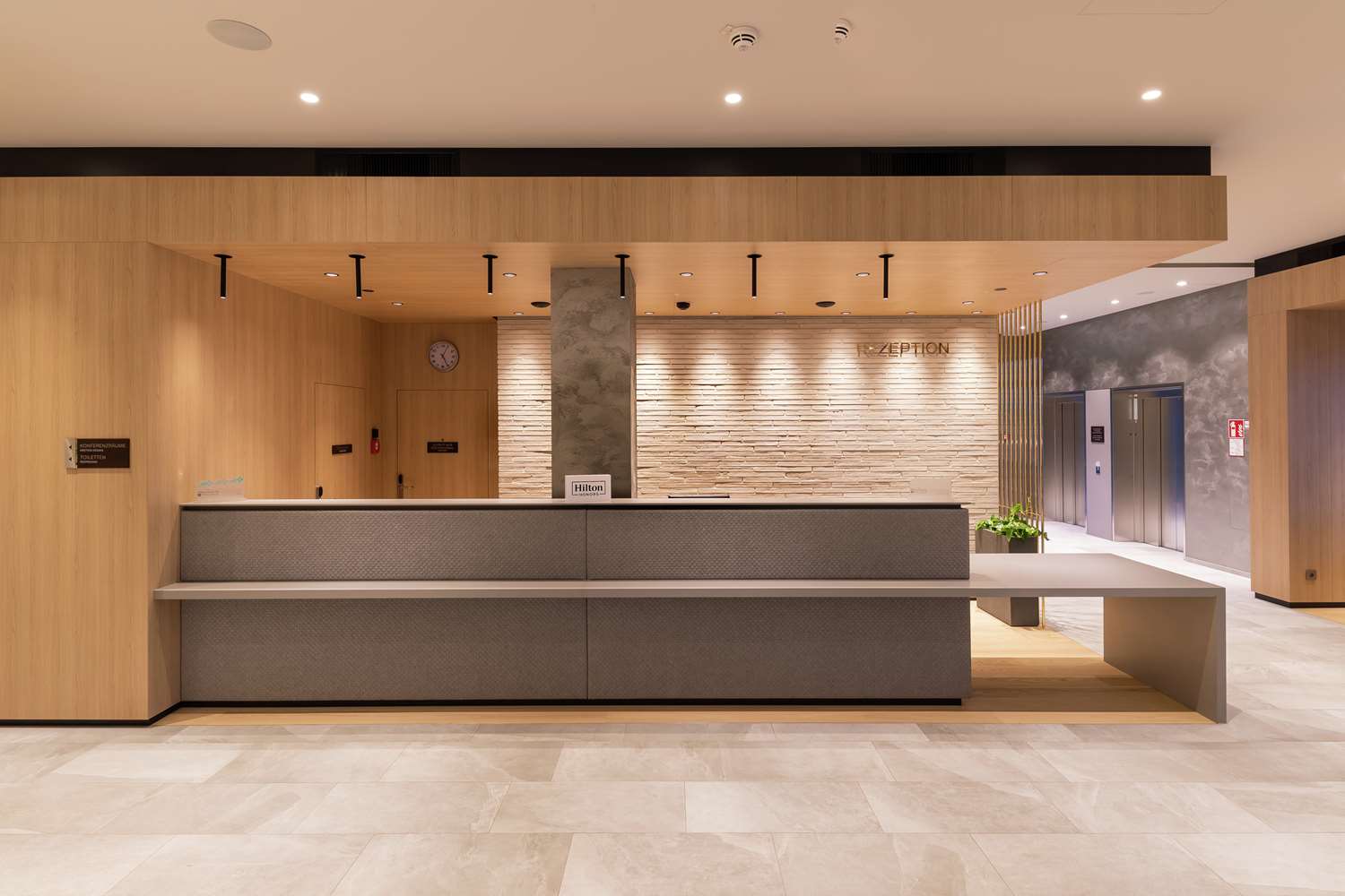 Фото Hilton Garden Inn Wiener Neustadt