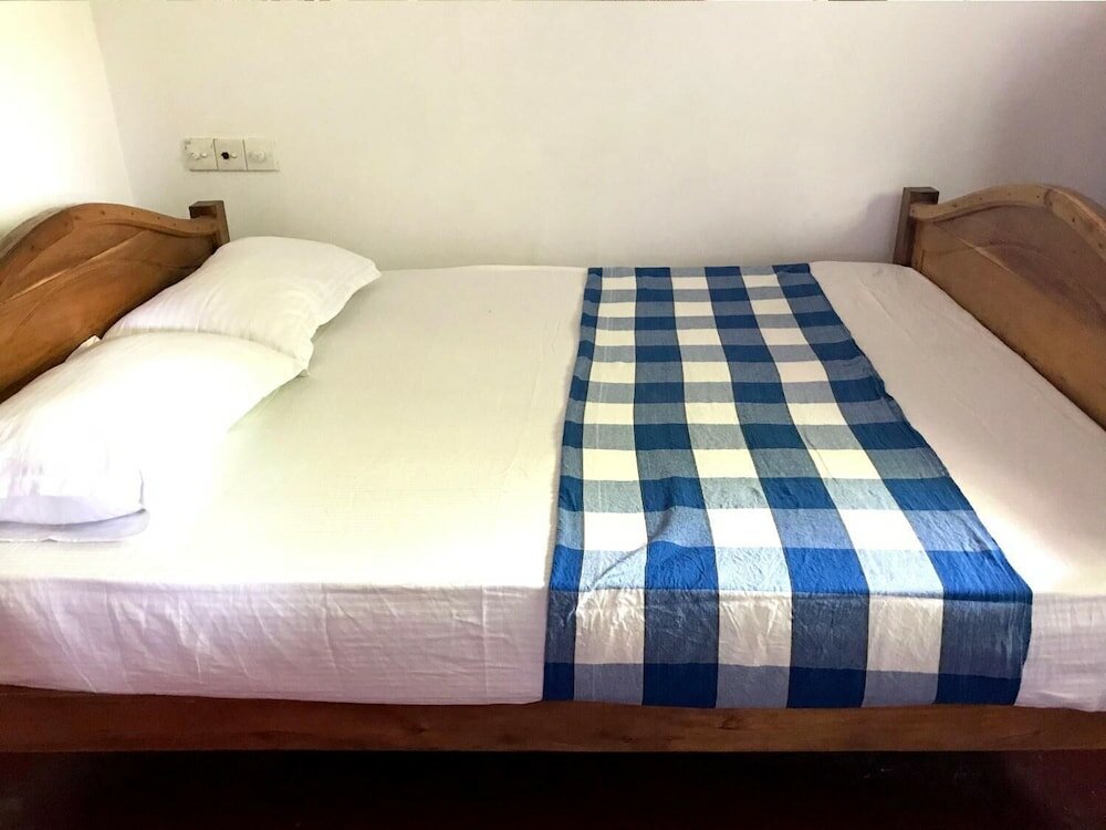 Фото Damith Tourist Inn