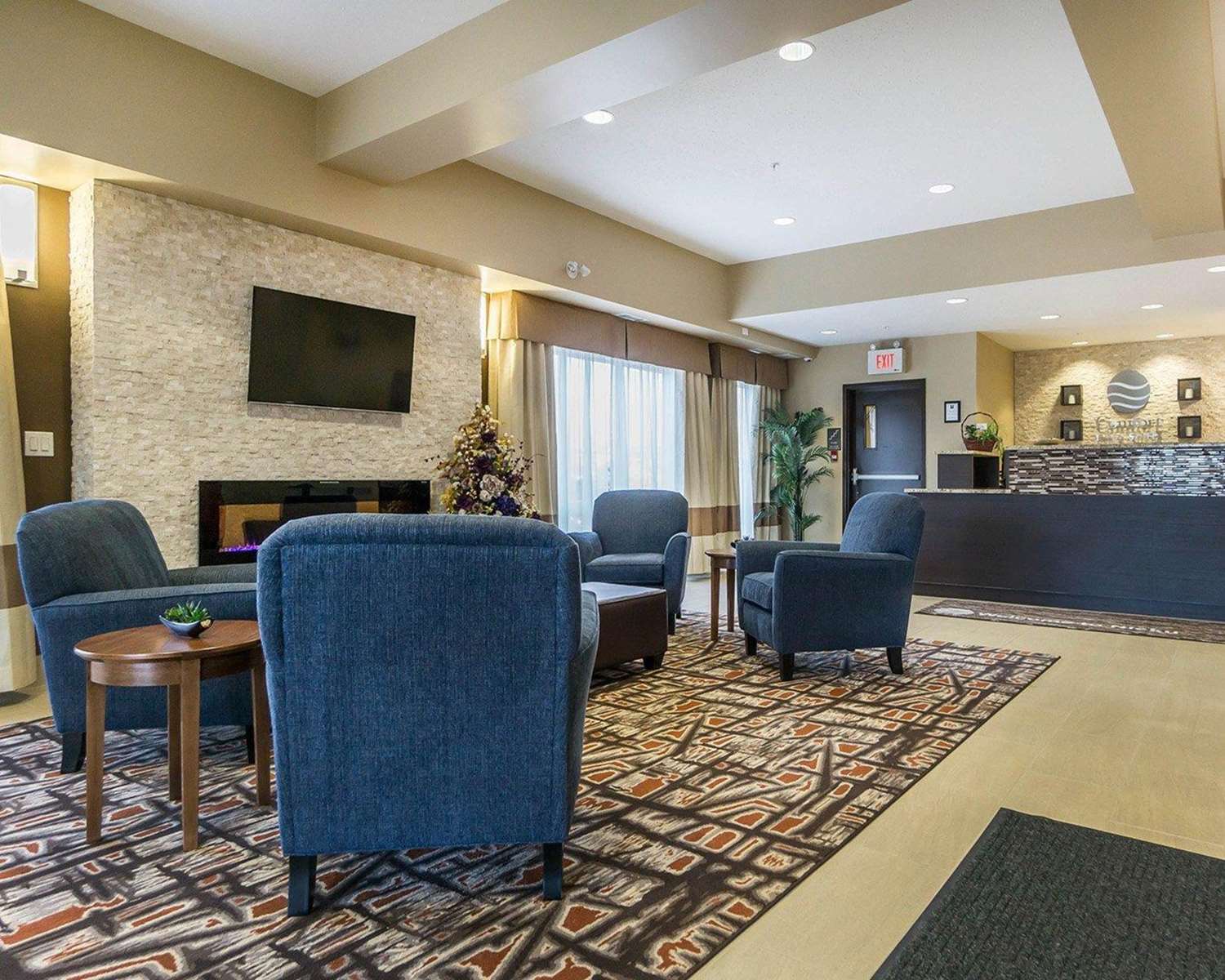 Фото Comfort Inn & Suites Edmonton International Airport