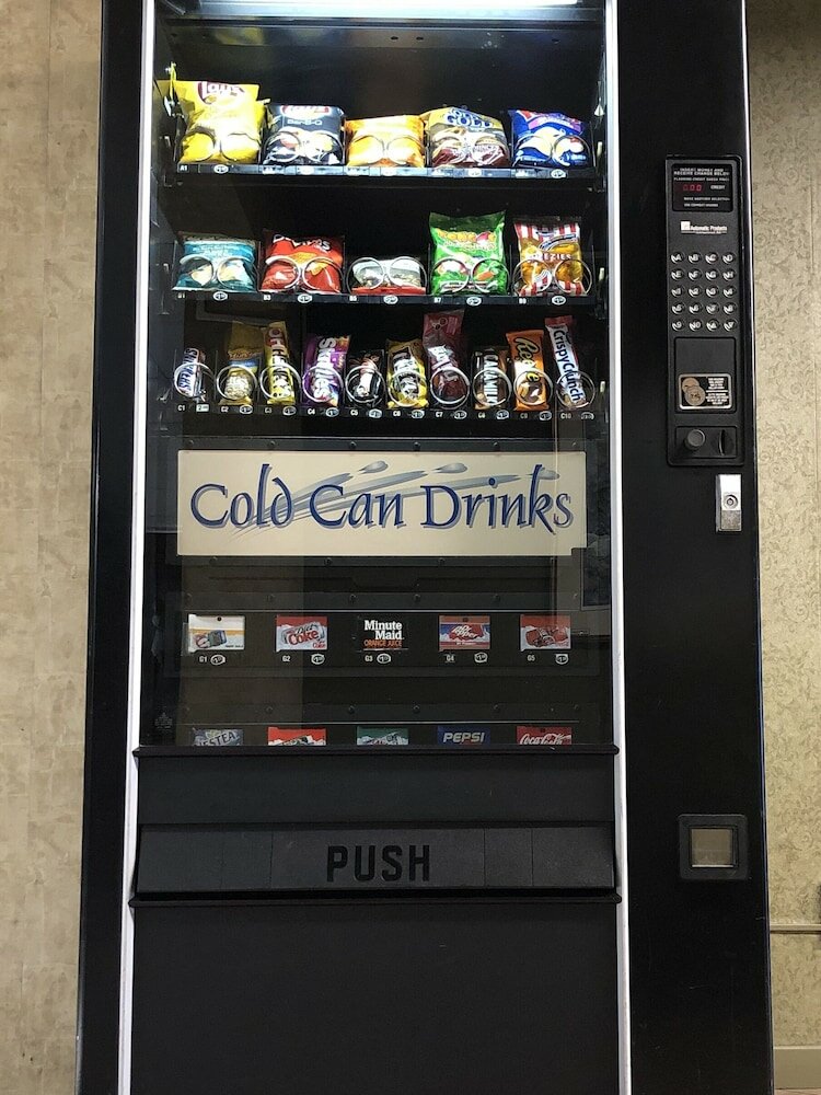 Фото Days Inn by Wyndham Victoria On The Harbour