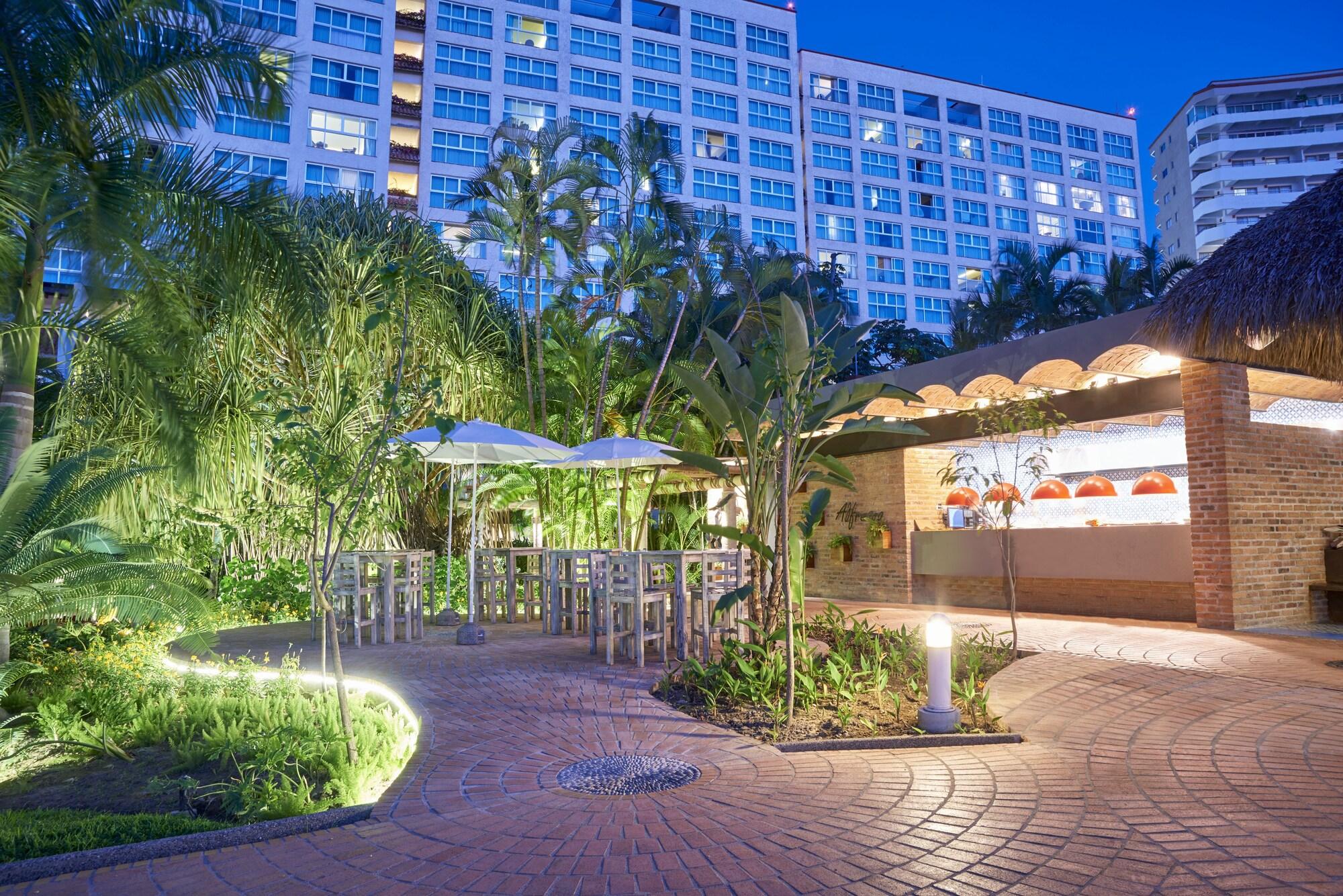 Фото The Club at Sheraton Buganvilias