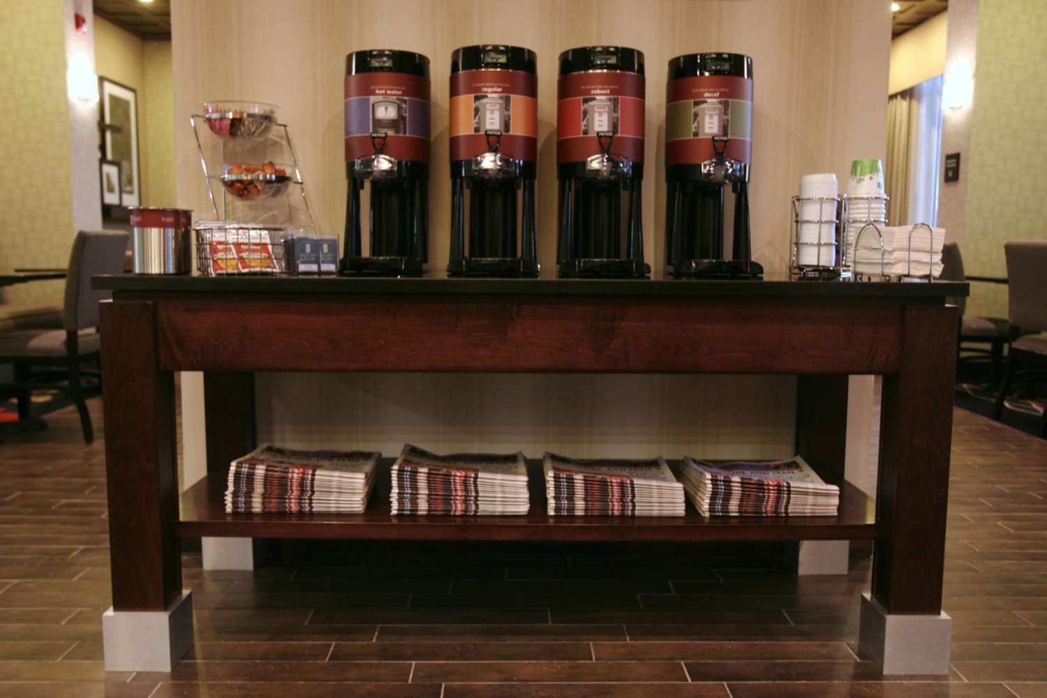 Фото Hampton Inn by Hilton Fort Saskatchewan