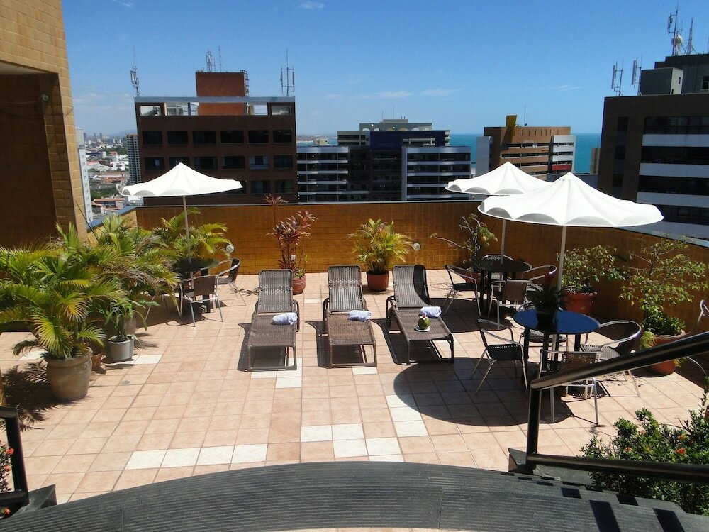 Фото Plaza Praia Suites
