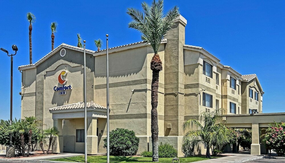 Фото Comfort Inn West