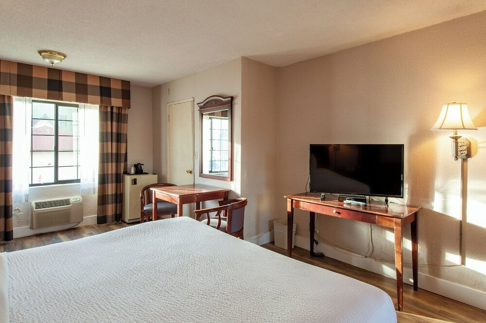 Фото Studio City Court Yard Hotel