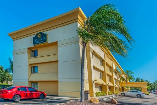 Гостиница La Quinta Inn & Suites by Wyndham Tampa Brandon West в Тампе