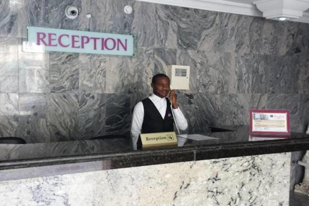 Фото отеля 2