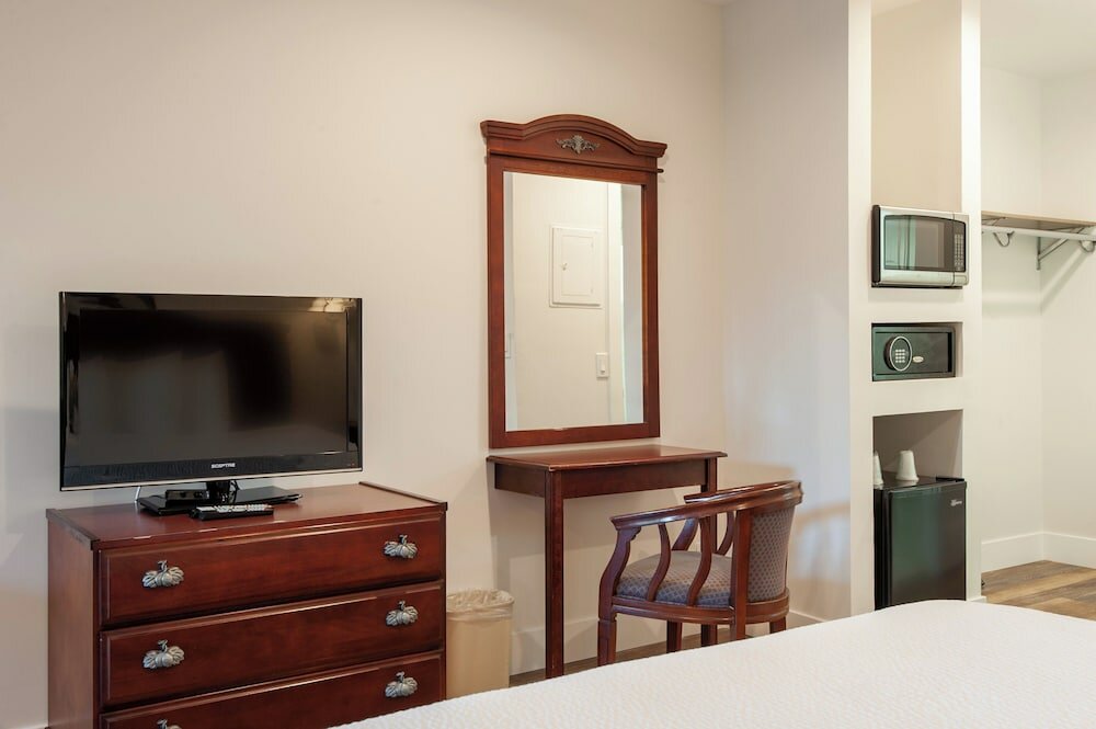 Фото Studio City Court Yard Hotel