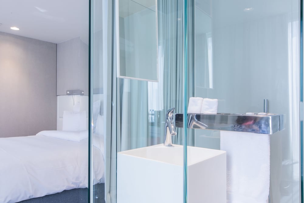 Фото The Grove Design Hotel