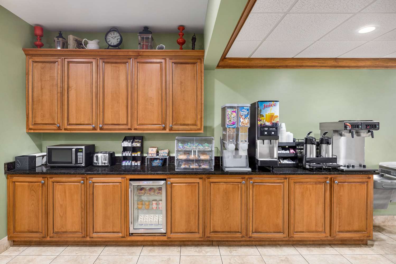 Фото Microtel Inn & Suites by Wyndham Woodstock/Atlanta North