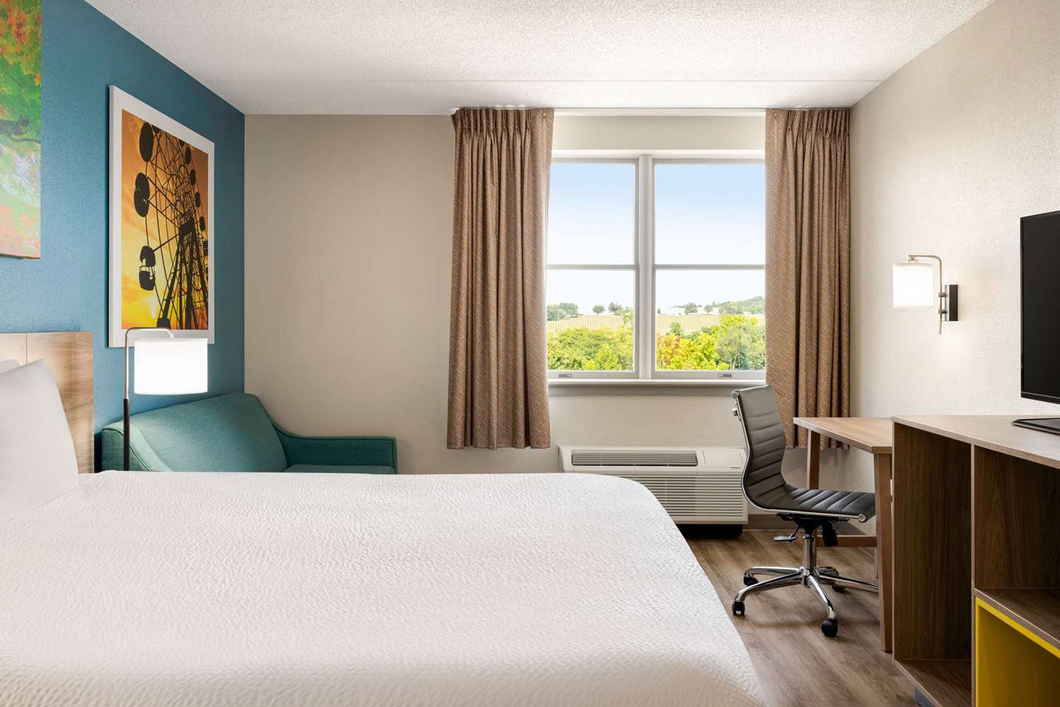 Фото Days Inn by Wyndham Hershey