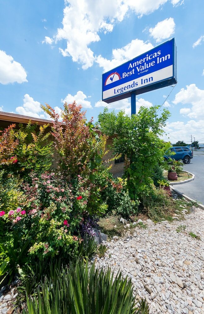 Фото Americas Best Value Inn The Legends Inn
