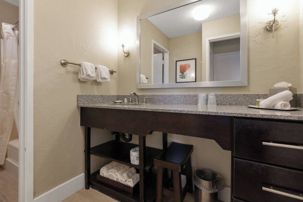 Фото Plantation Hale Suites