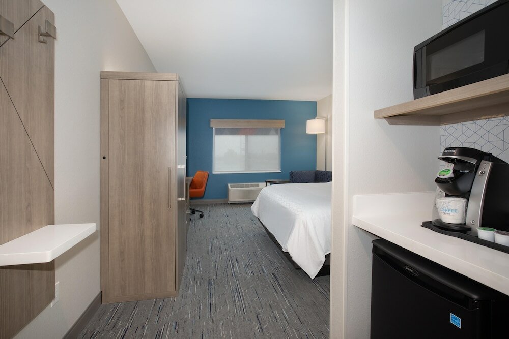 Фото Holiday Inn Express Hotel & Suites Idaho Falls, an Ihg Hotel