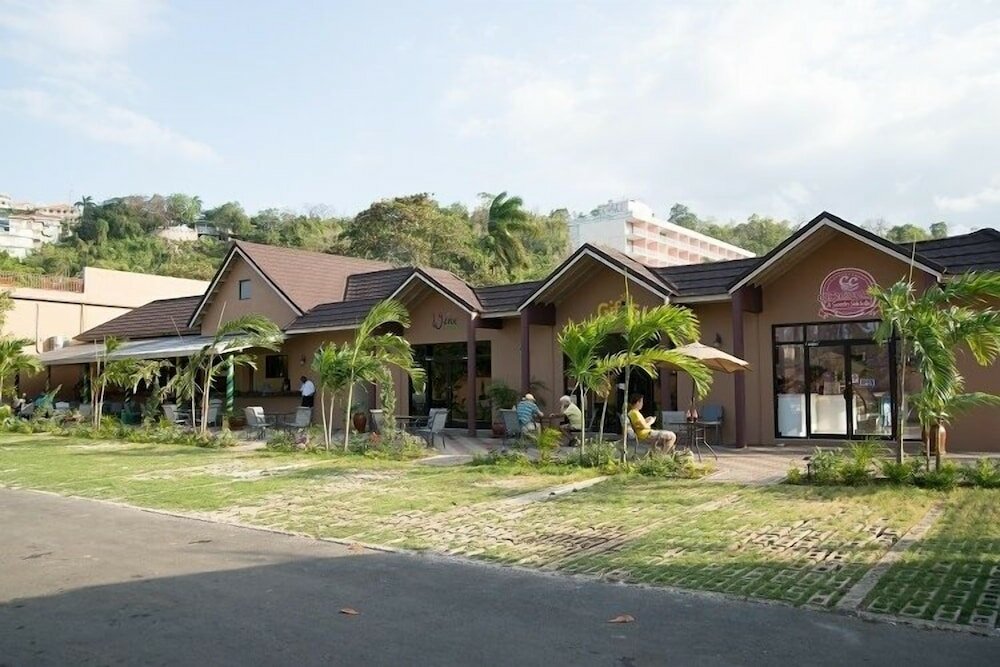 Фото Donway, A Jamaican Style Village