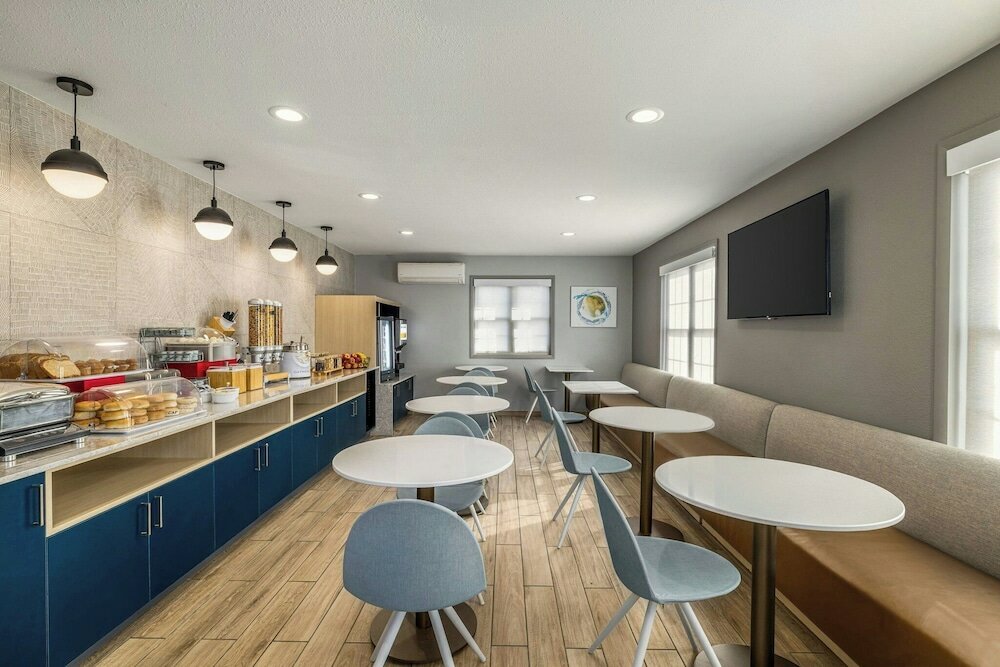 Фото TownePlace Suites by Marriott Detroit Dearborn