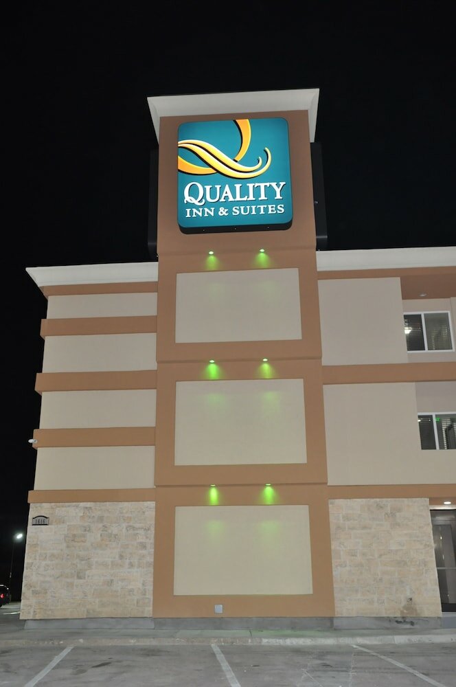 Фото Quality Inn & Suites Plano East - Richardson