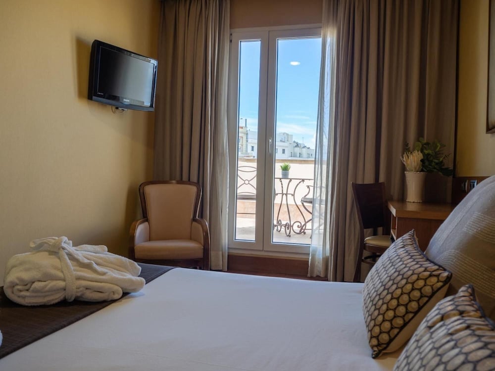 Фото Hotel Sterling