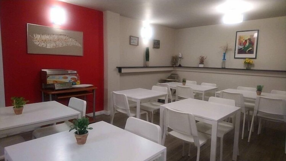 Фото Travelodge Edmonton East