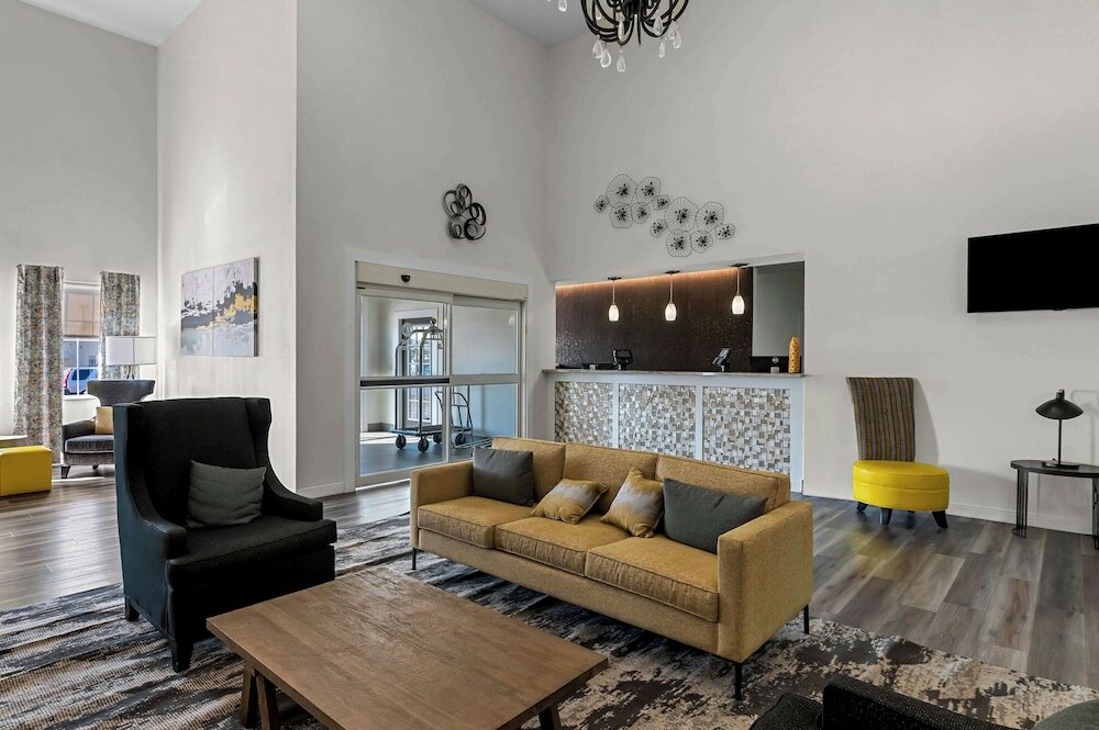 Фото Best Western Sherwood Inn & Suites