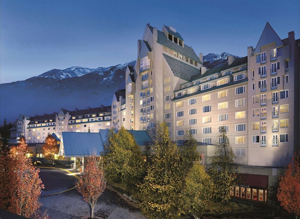 Фото Fairmont Chateau Whistler