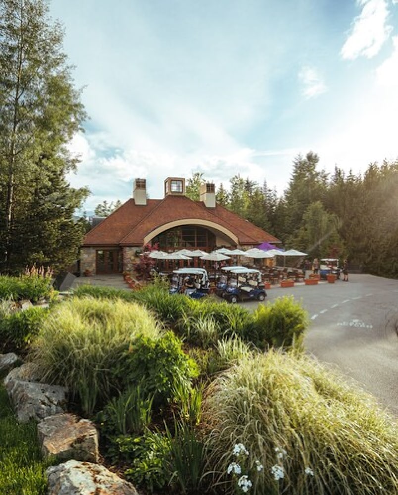 Фото Fairmont Chateau Whistler