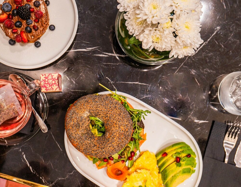 Фото Gate Twenty Two Boutique Hotel