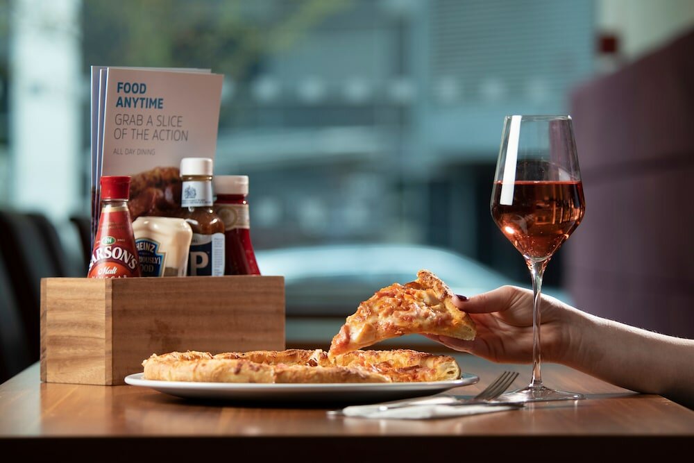 Фото Holiday Inn Express London Chingford