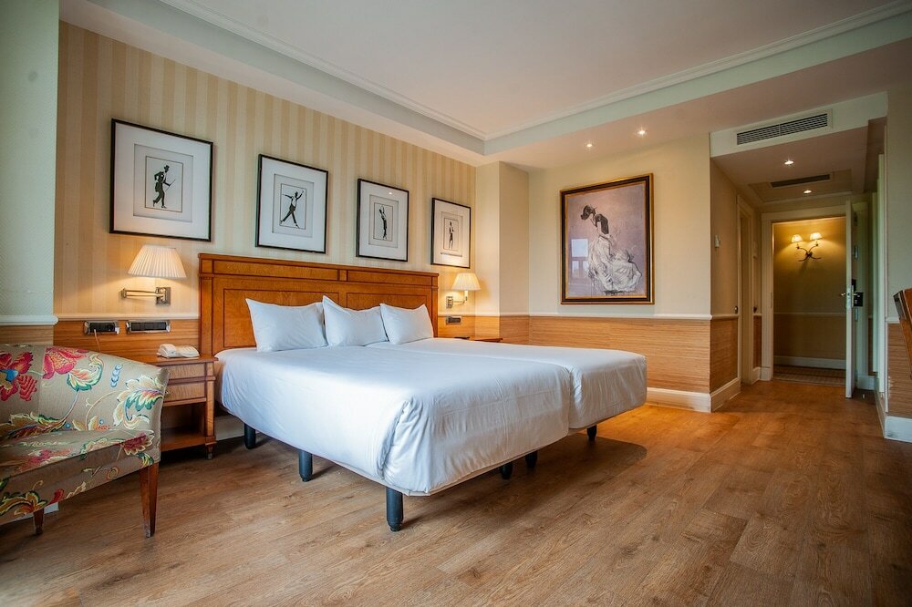 Фото Hotel Valladolid Recoletos