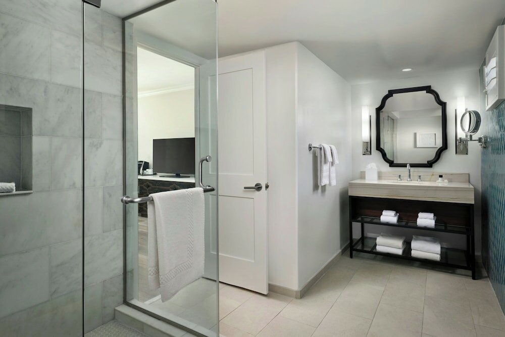 Фото Triada Palm Springs, Autograph Collection by Marriott