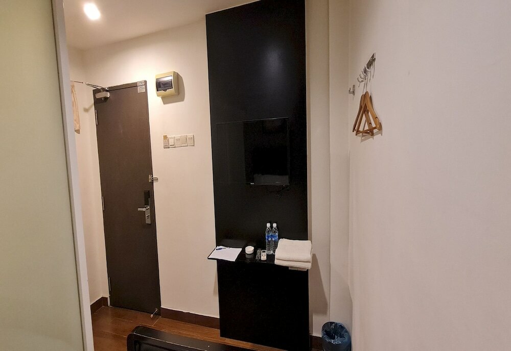 Фото Crossroads Hotel