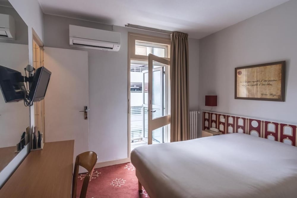 Фото Ours Blanc Victor Hugo