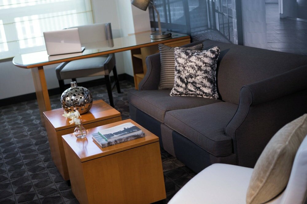 Фото Renaissance Chicago O'Hare Suites Hotel