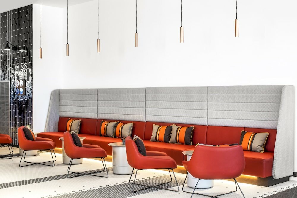 Фото Holiday Inn Express Melbourne Little Collins