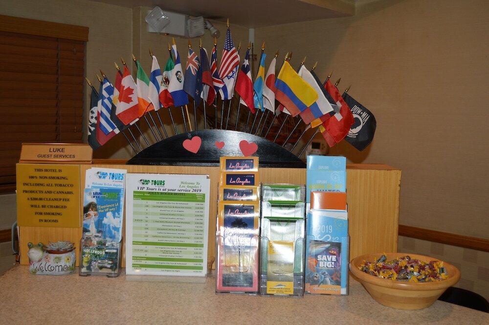 Фото Jolly Roger Hotel