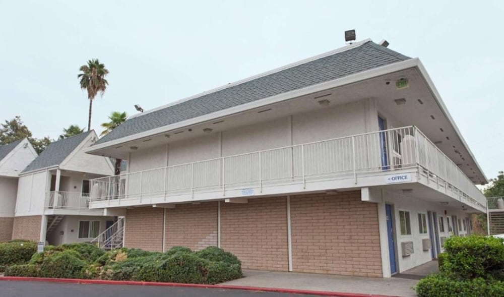 Фото Motel 6 Sacramento, Ca - Central