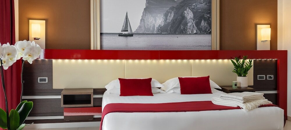 Фото Kairos Garda Hotel