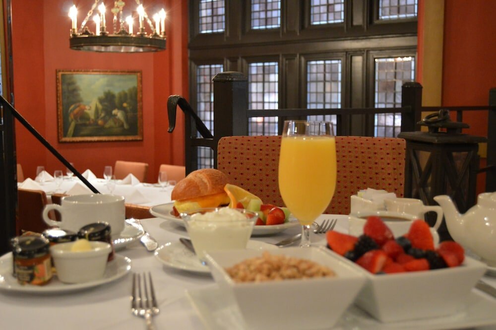 Фото The Henley Park Hotel