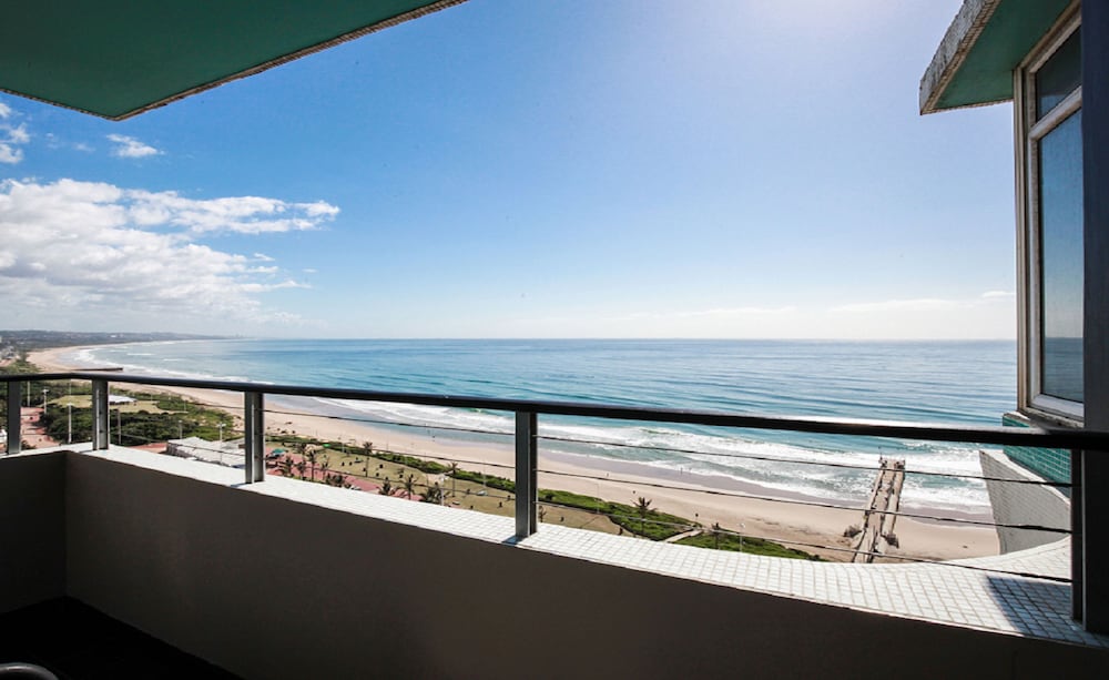 Фото The Blue Waters Hotel