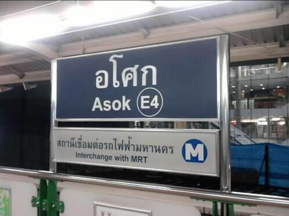 Фото Asoke Montri Hostel