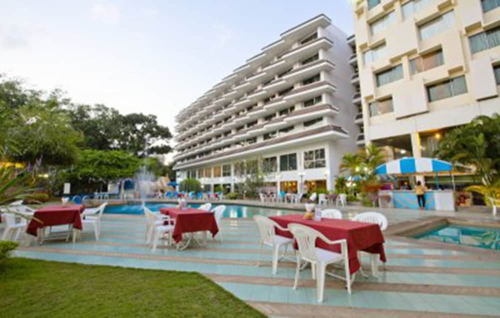 Фото Charoen Hotel