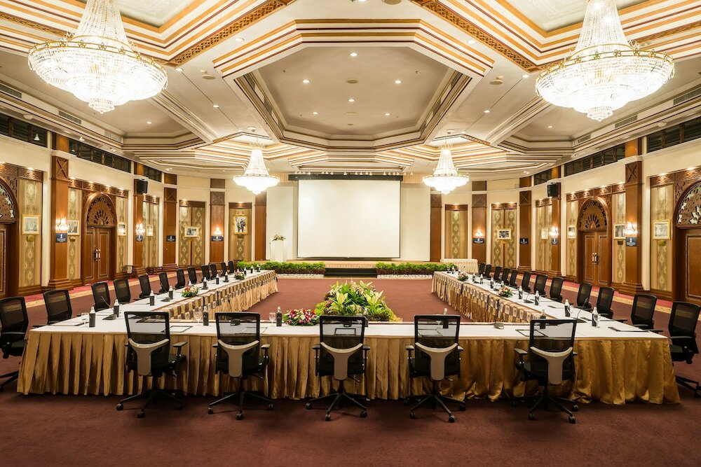 Фото Royal Wing Suites & SPA