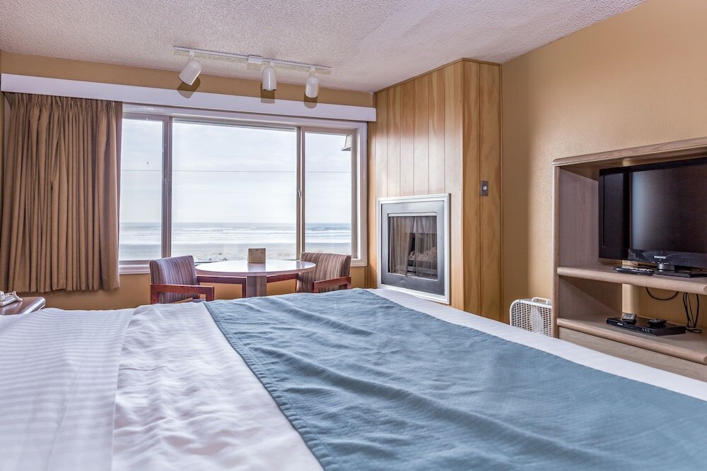 Фото Ebb Tide Oceanfront Inn