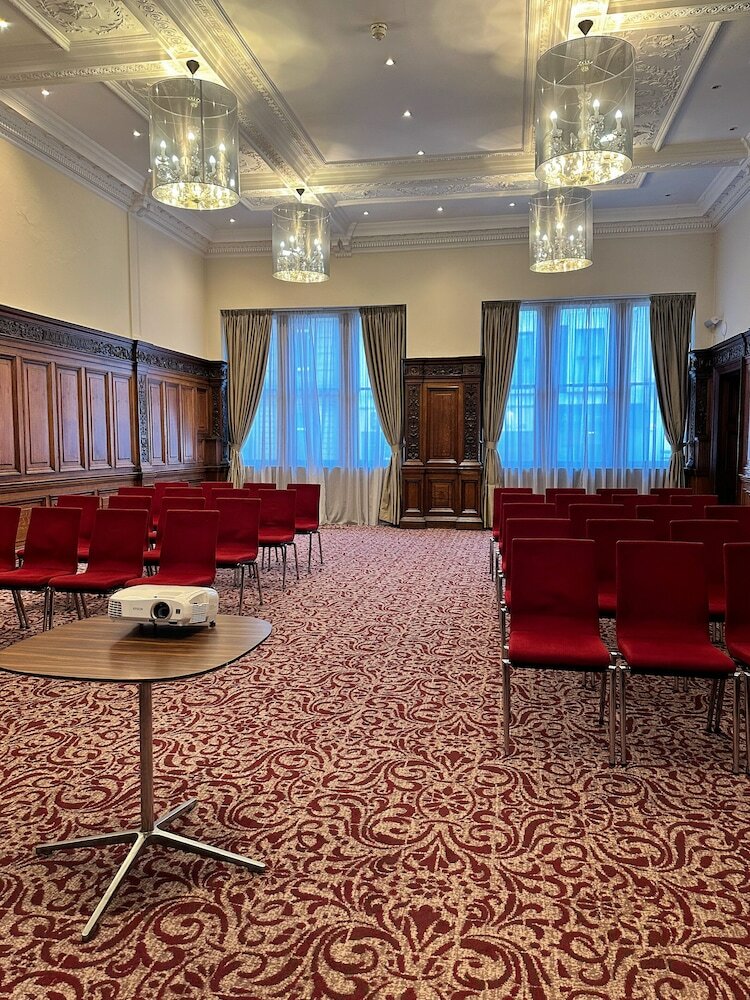 Фото Leopold Hotel